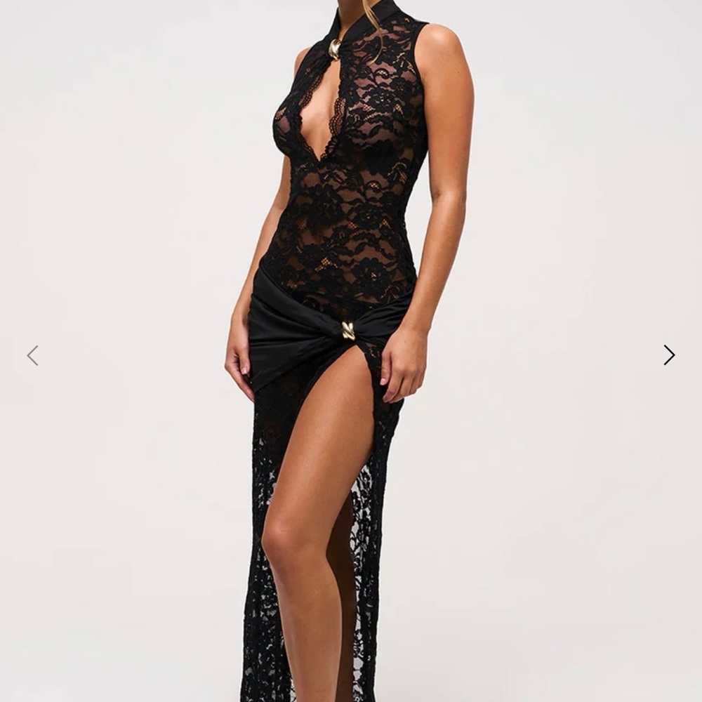Elegant Black Lace Evening Gown